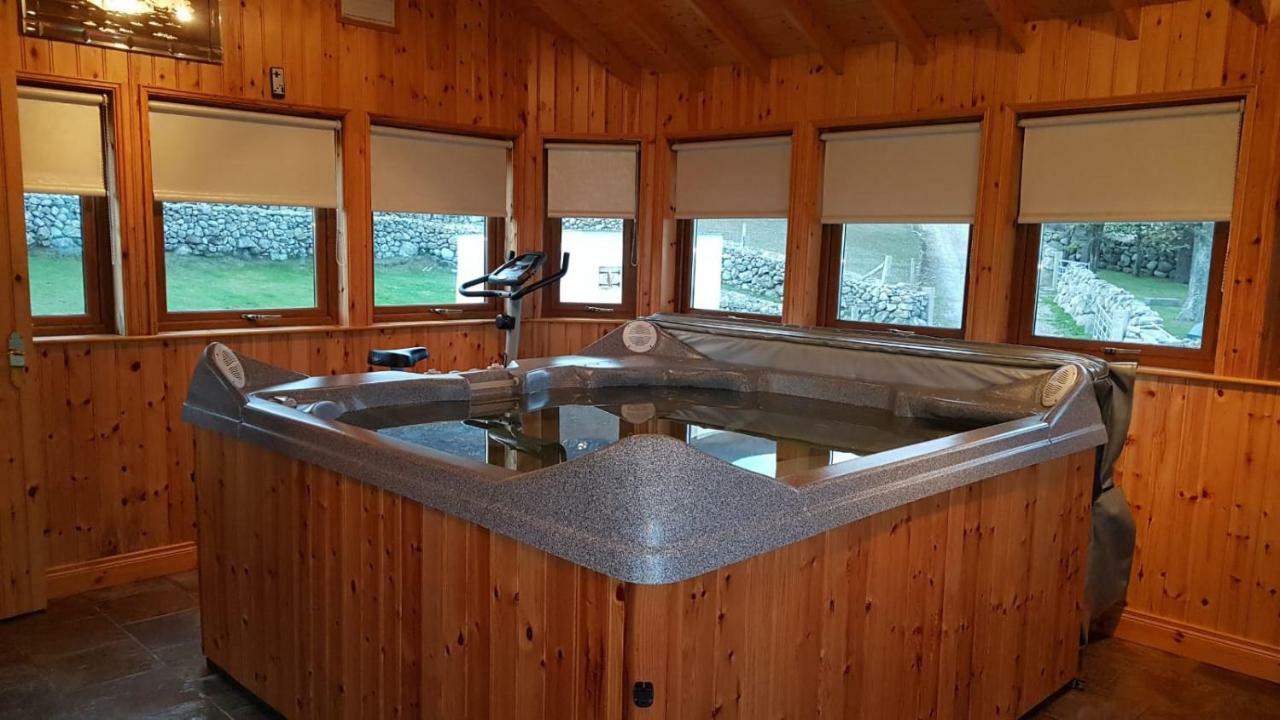 Stunning Views At Ballagh Cottage Newcastle نيوكاسل المظهر الخارجي الصورة