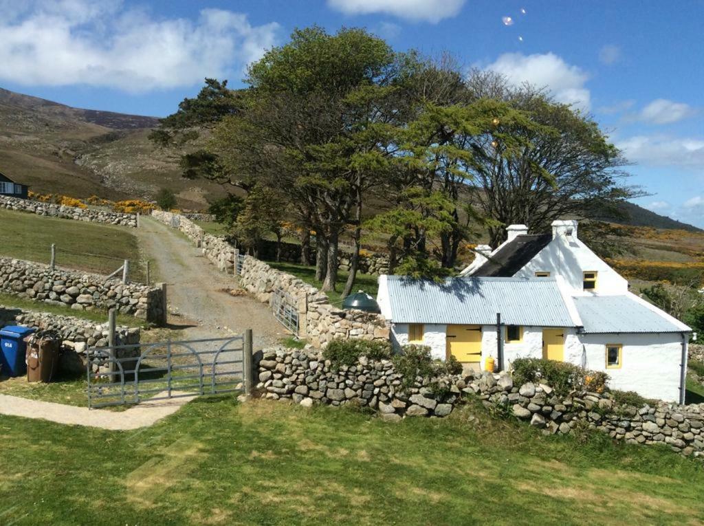 Stunning Views At Ballagh Cottage Newcastle نيوكاسل المظهر الخارجي الصورة